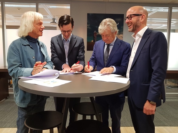IKNL-DICA-DCCG-ondertekening-foto-Carina-van-Aartsen DICA, DCCG en IKNL samenwerkingsovereenkomst
