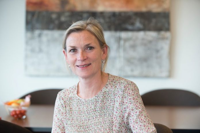AnkievanRossum Bestuursvoorzitter-VieCuri Ankie van Rossum: 'Magneet-erkenning is geen quick-fix voor tekort verpleegkundigen.'