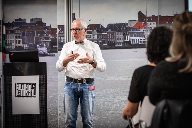 De Belgische autisme-expert Peter Vermeulen bij de start van de samenwerking tussen het Belgisch expertisecentrum Autisme Centraal en de Boba Autismegroep op 8 april in Dordrecht.