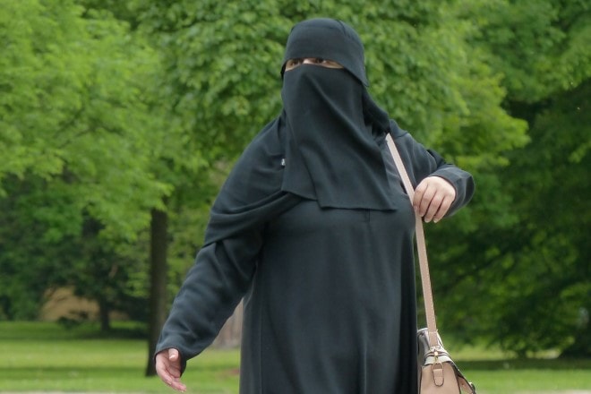 Niqab Crop