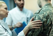 Defensie Helpt Zorg Istock 1151803819