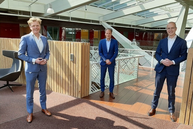 De Bestuurders Revion660440