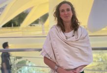 Evelyn Brakema tijdens de klimaattop in Dubai