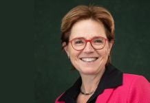 Op de foto: Miranda de Vries, bestuursvoorzitter van Zorggroep Elde Maasduinen